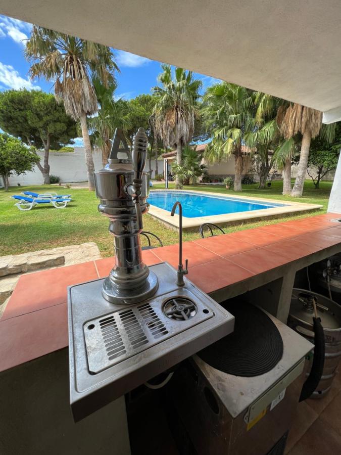 Chalet En La Barrosa, Piscina+Bbq+Grifo De Cerveza Chiclana de la Frontera Eksteriør bilde